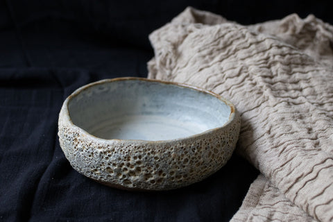 Half the moon - Wide hand-pinched bowl